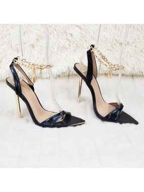 Nicely Lock Chain Strap High Heels Metal Toe Tip Black